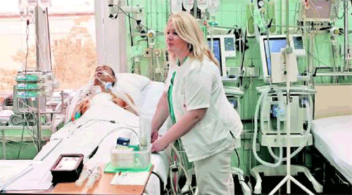 Politika: Ugrađena prva „veštačka srca“ u Srbiji